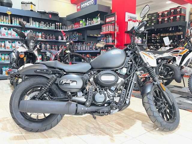 Motocicleta Hyosung GV125S, A1, 14cp, la MYMOTO CONSTANTA