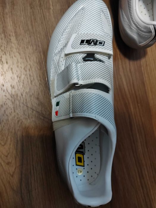 Продавам почти нови Road bike shoes!