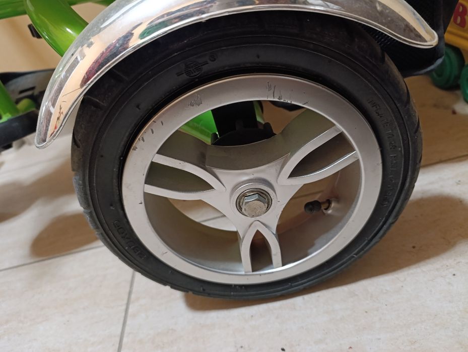 Запазена триколка