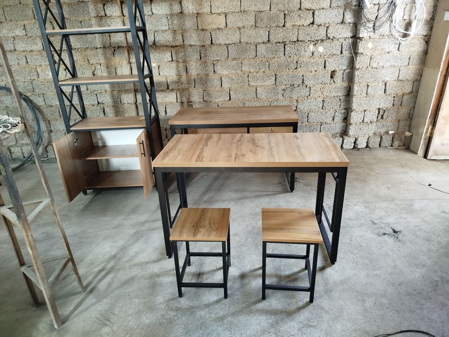 Loft mebil  parta stilaj va boshqa ofes oshxona uy jihozlari yasaymiz