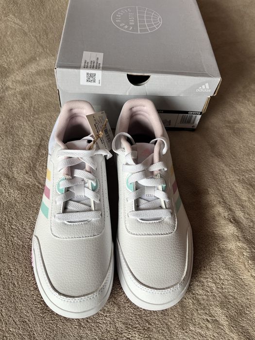 Оригинални нови маратонки Adidas