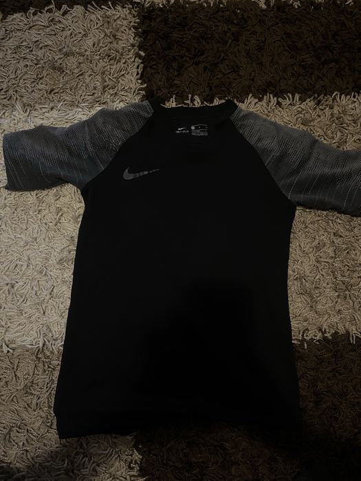 Tricou nike (jordan puma adidas vans )