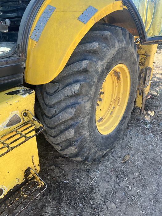 De vanzare buldoexcavator New Holland