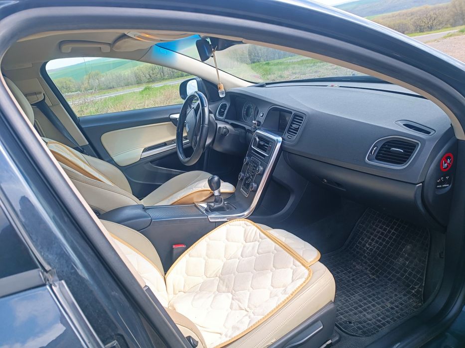 Volvo S60 2011 2.0 D3 5 cilindri