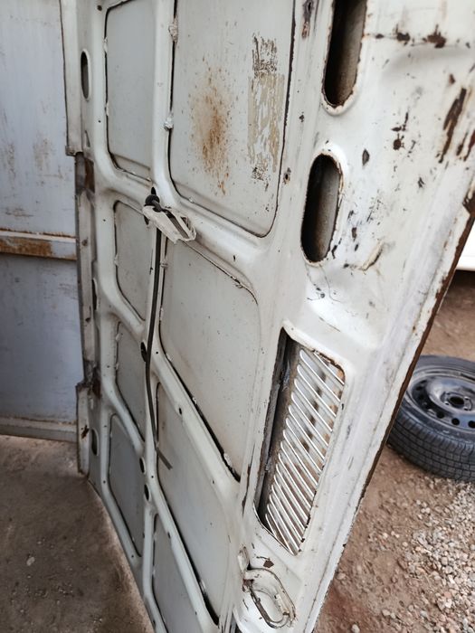 Ваз 2107 капот сотилади