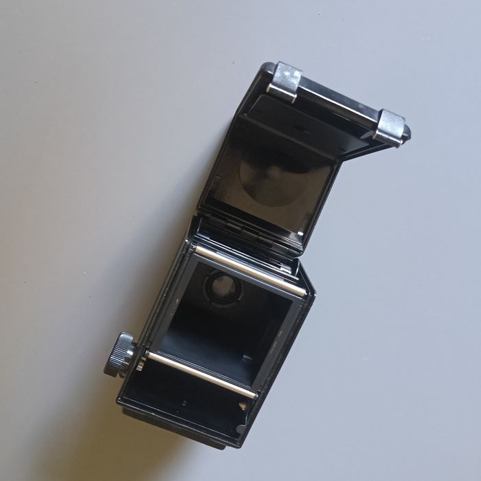 Lubitel 2 - aparat foto film format mediu - lentila sharp industar