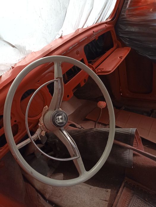 Vând Volkswagen Beetle