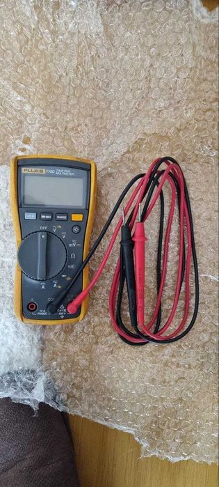 Multimetru digital Fluke 115C