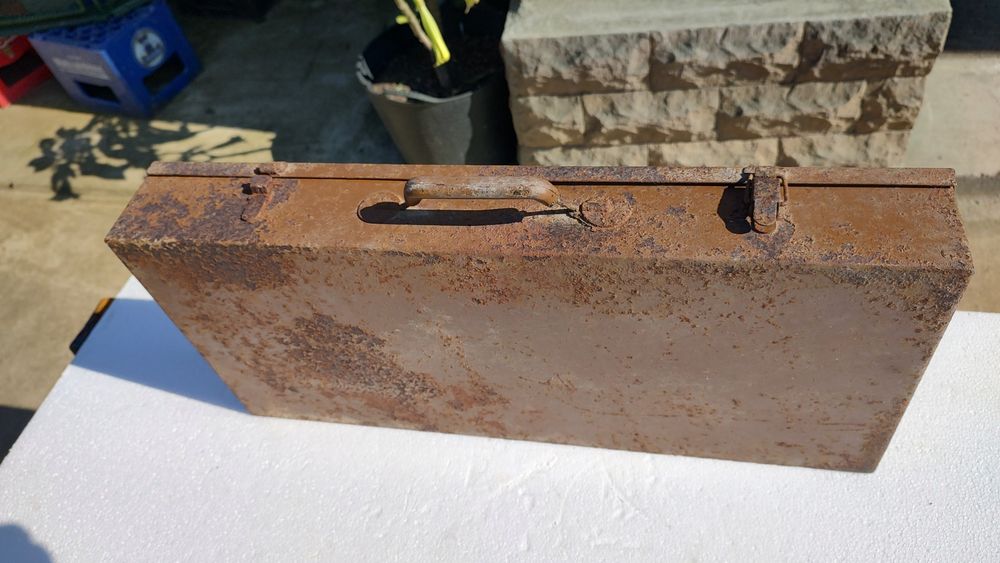 Caseta Trusă Cutie Metalica Pentru Scule Dacia  1300