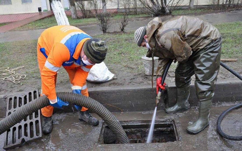 Прочистка засоров канализация труб спец аппаратом Аварийная служба