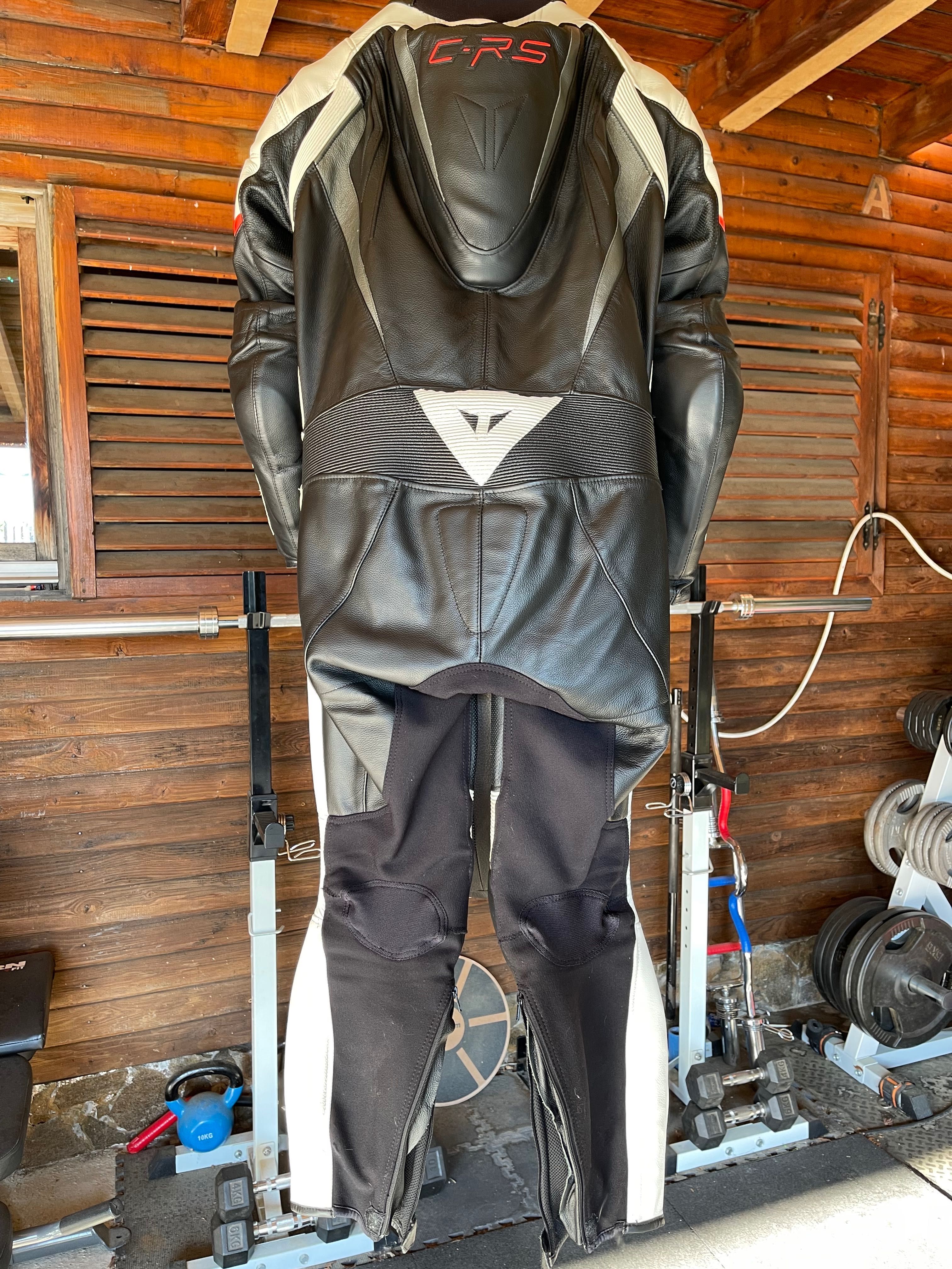 Vând costum moto Dainese