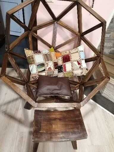 Уникално дървено кресло