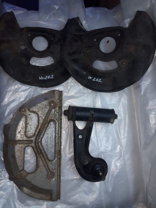 Продам запчасти Mercedes - Benz C (W202)