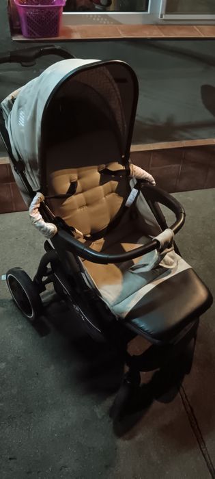 Căruț de copii culoare bej deschis