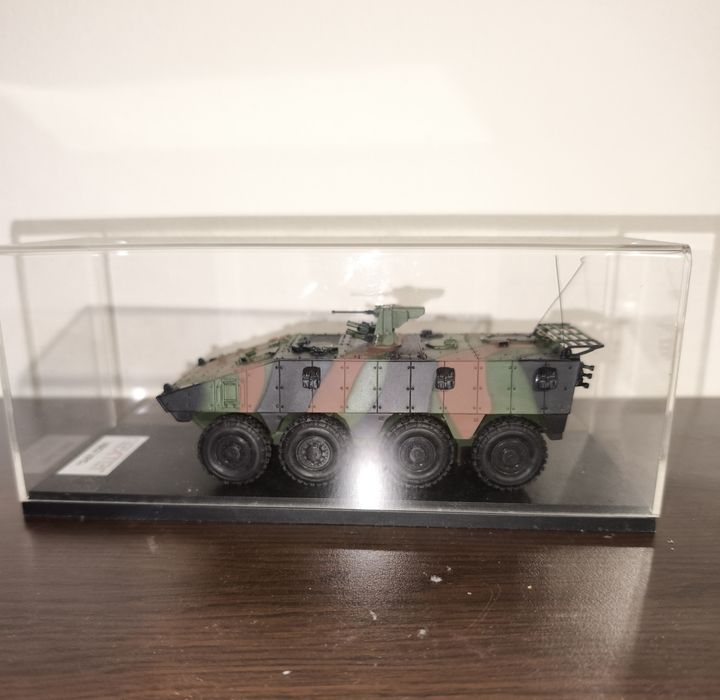Макет на бронирана военна машина