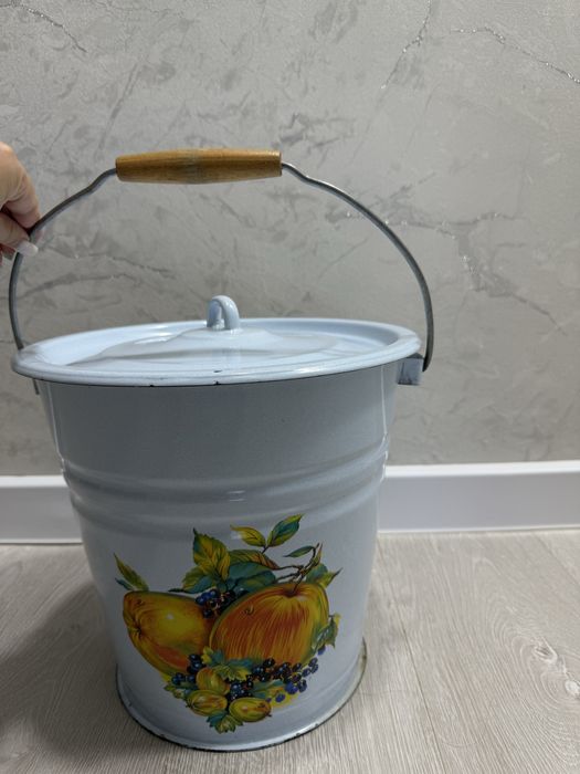 Железный ведро для дома
