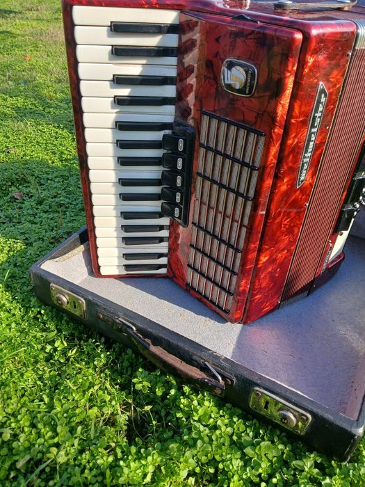 Акордеон велтмайстер Стела 60 баса