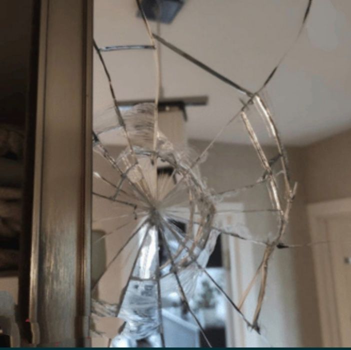 Стекло и зеркало