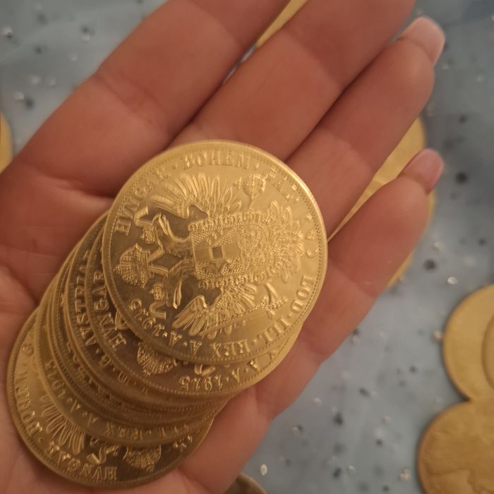 Vând monede fanz josef )galbeni placate cu aur de 14 carate dar am și