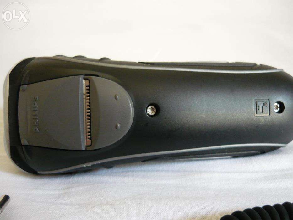 Aparat de ras electric Philips cu acumulator