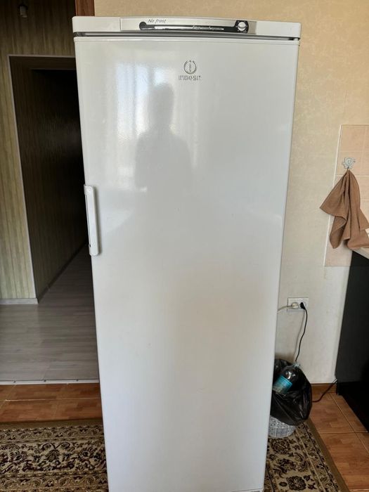 Продам морозильник срочно