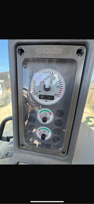 Buldoexcavator Komatsu WB93R 2008 3800 ore