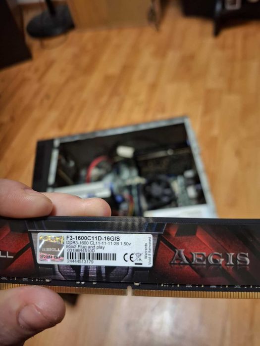 Vand unitate pc mai multe detalii la telefon