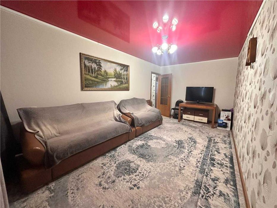 ПРОДАМ КВАРТИРУ в самом центре города с хорошим ремонтом заходи и живи