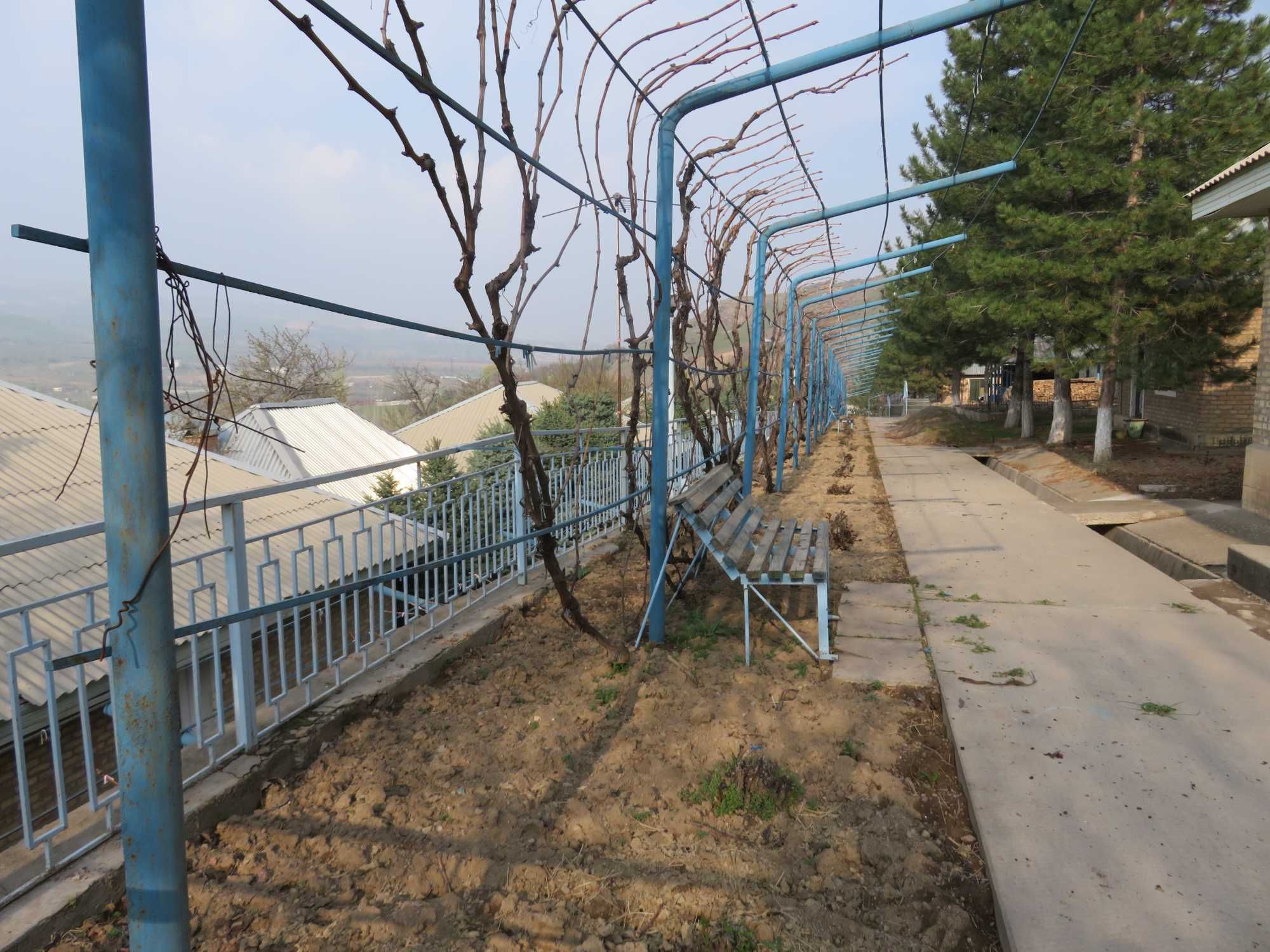 катта ер сотилади, участок зона отдыха 2,5 га Бустонлик Ходжикент