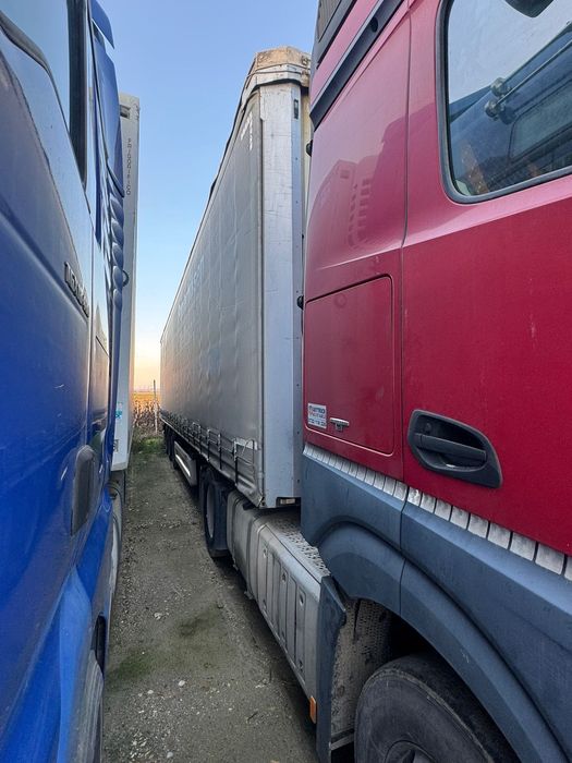 Vând 2 remorci de camion krone