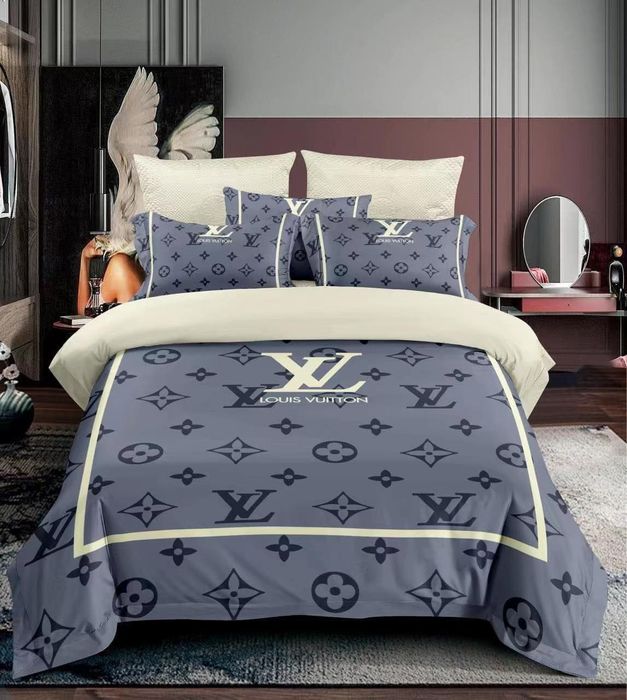 Lenjerii Louis pe stoc