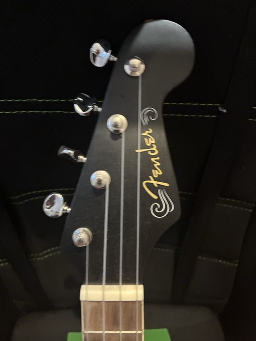 Fender Укулеле тенор