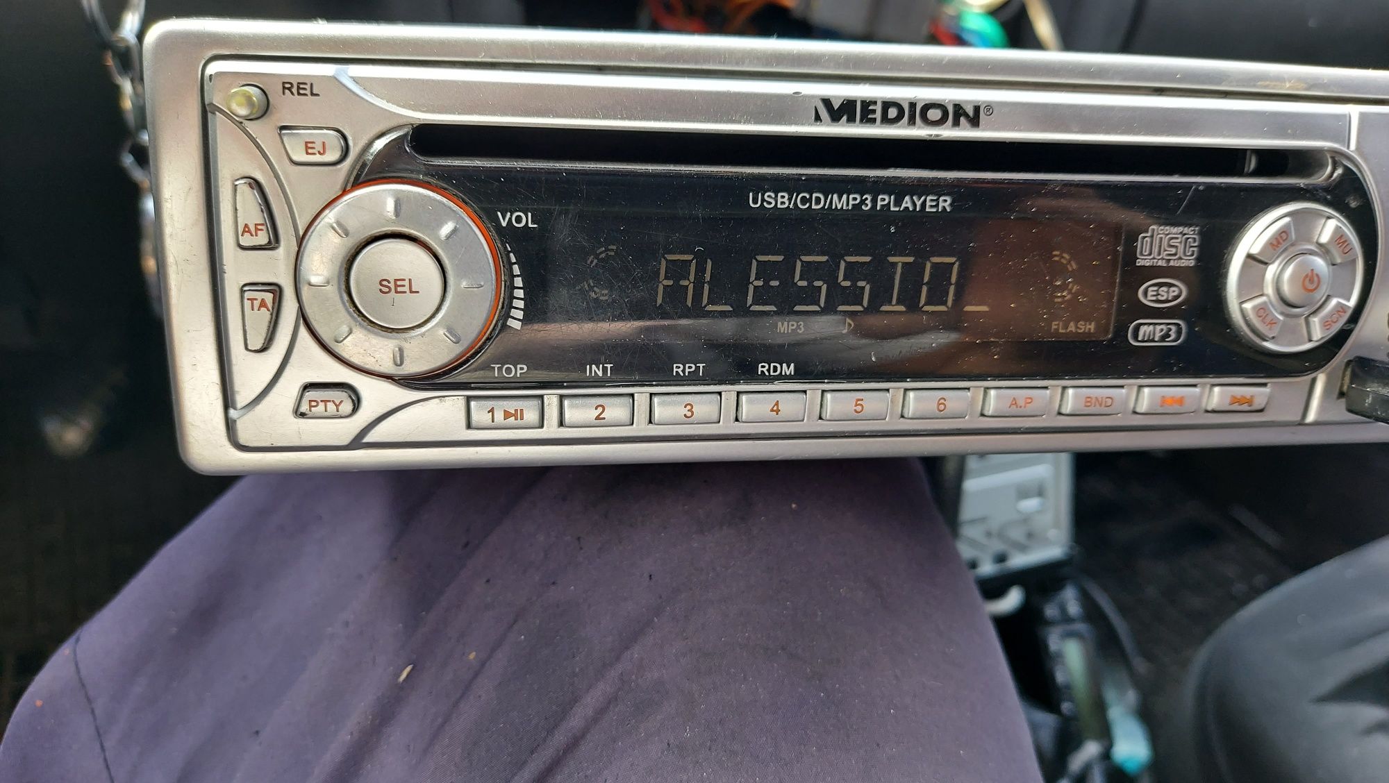 Radio cd player Pioneer si Medion