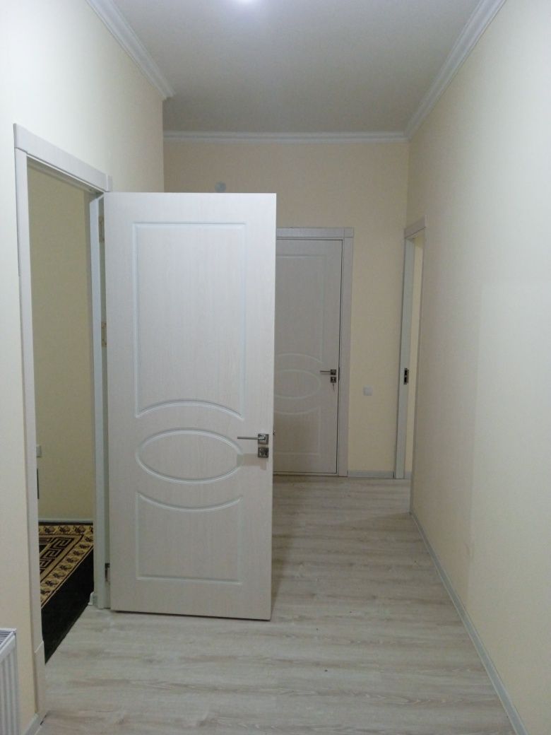 Jizzax viloyati Sharof Rashidov 3 xona uy sotiladi 6 etaj lift bor