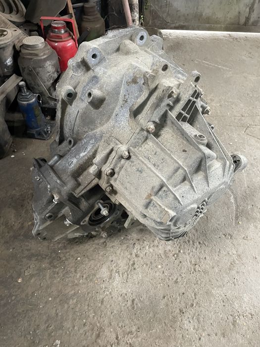 Cutie viteze opel zafira 1.9 6+1  cod 55186623