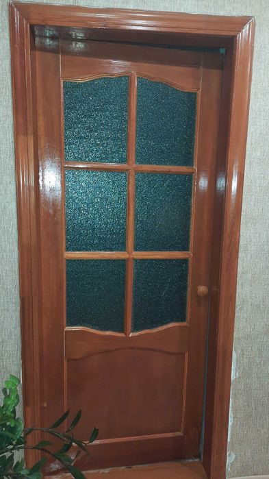 Продам двери деревянные  по 5000 тенге