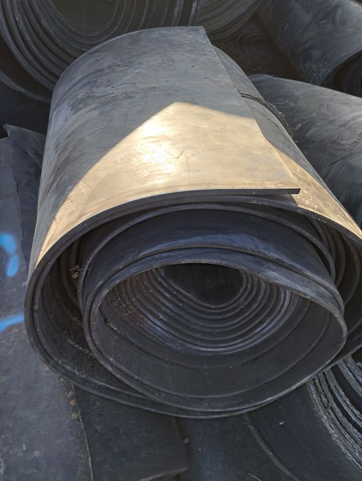 Reductoare de mare putere și banda de cauciuc pentru balastiere