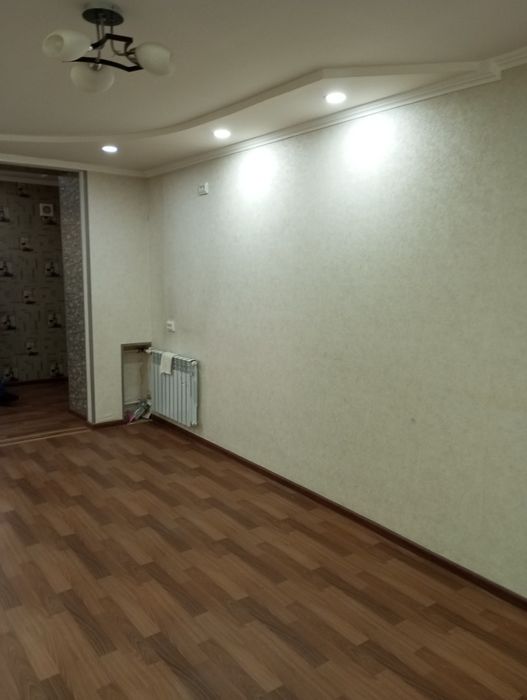 Продается 3 комнатная квартира. Этаж 3. С ремонтом.