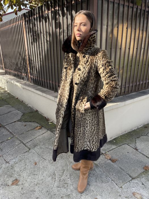 Haina cloche din blana naturala de ocelot