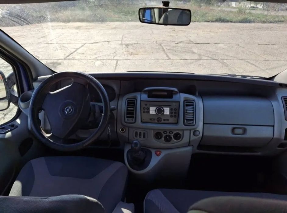 De vanzare opel vivaro 8+1 locuri