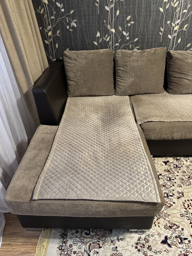 Продам диван по символической цене!