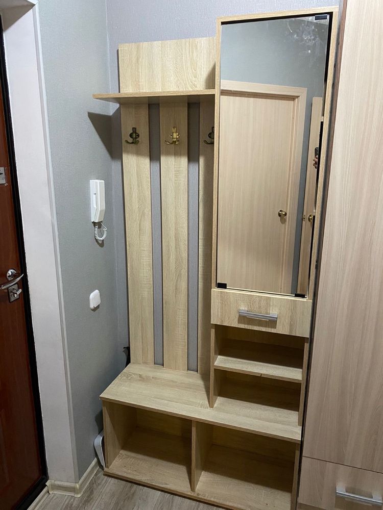 Продам шкаф в прихожую