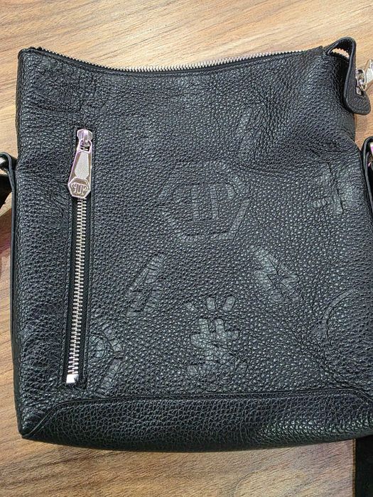 Filip plein  естествена кожа закупена от официалния сайт на марката.