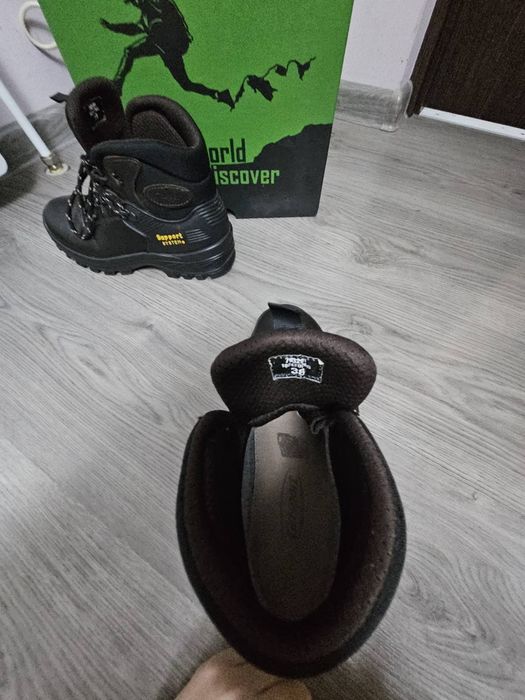 Зимни обувки 38номер