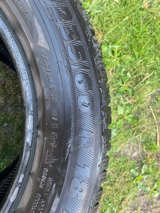 Vând cauciucuri de iarna 235/60 R18 negociabil