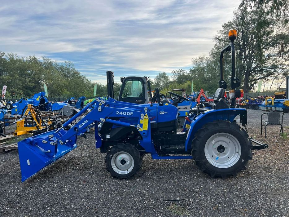 Solis S20 cu încărcător frontal Tractor Solis S20 cu încărcător frontal