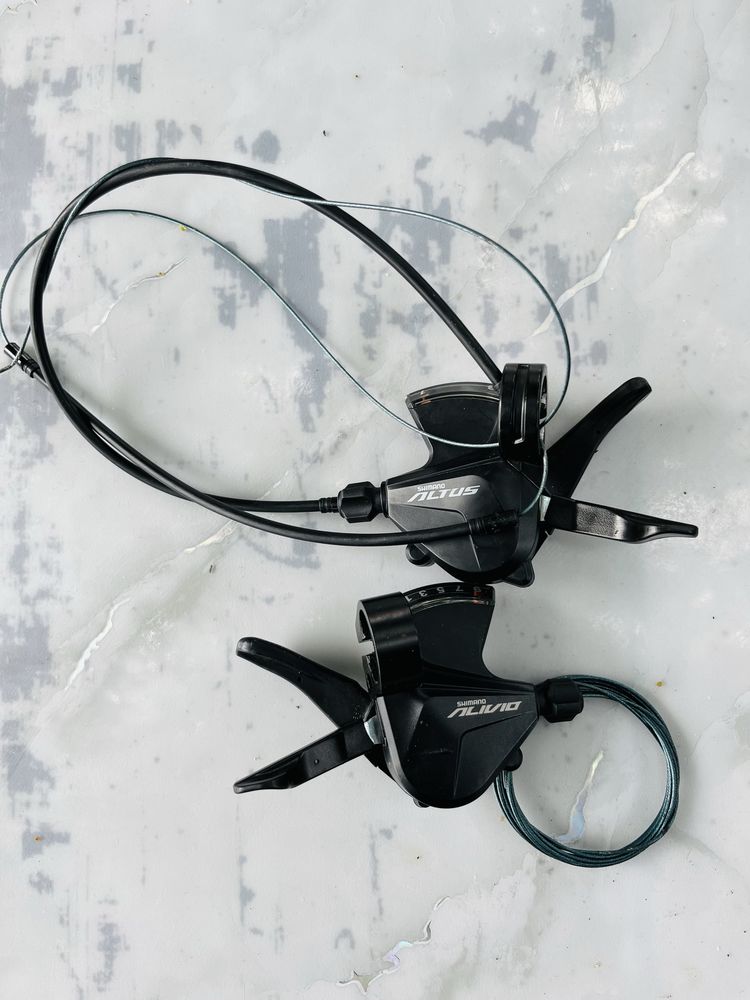 Продавам Групсет SHIMANO