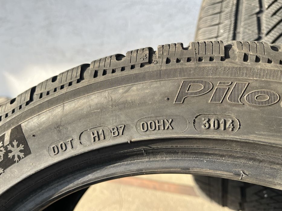 2 бр. зимни гуми 245/45/18 Michelin PA 6 mm DOT 3014