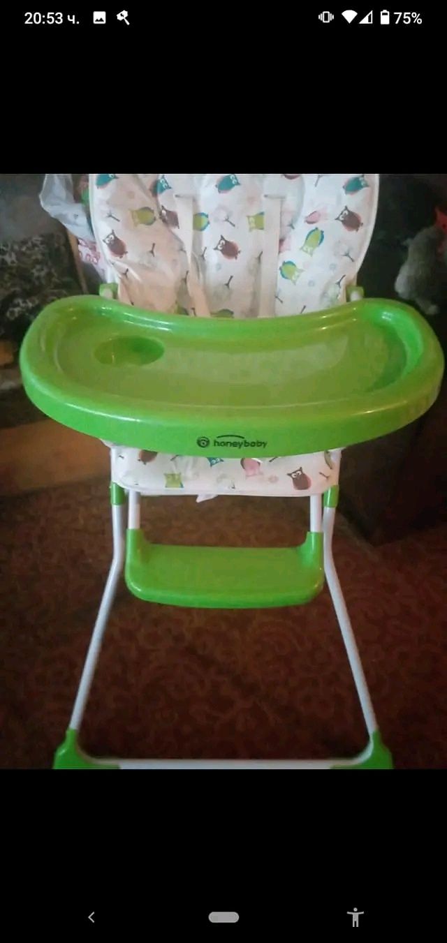 Стол за хранене  в цвят зелено и бяло