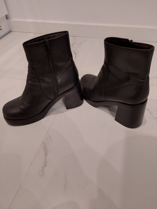 Ghete cu toc de dama din piele naturala 39